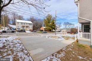 438 Hill St in Front Royal, VA - Building Photo