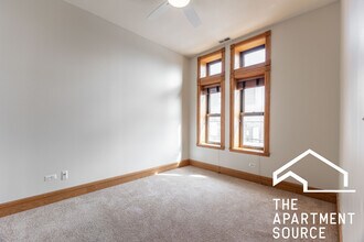 1162 W Grand Ave, Unit 4 in Chicago, IL - Foto de edificio - Building Photo