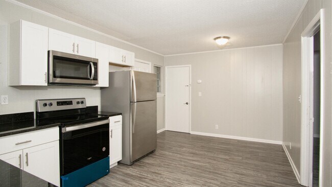 2708 Monticello Dr NW in Huntsville, AL - Building Photo - Building Photo