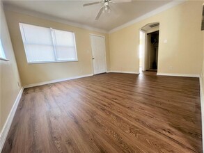 6025 Cedar St NE in St. Petersburg, FL - Building Photo - Building Photo