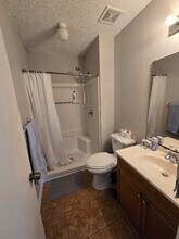 2325 Parrot Ln in Tallahassee, FL - Foto de edificio - Building Photo