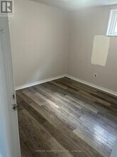 31 Lakeland Dr in Toronto, ON - Building Photo - Building Photo