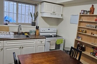 2185 Cassiar St in Vancouver, BC - Building Photo - Building Photo