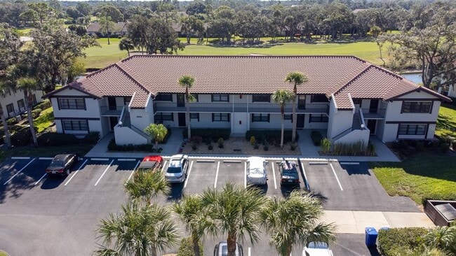 5630 Golf Pointe Dr in Sarasota, FL - Building Photo - Building Photo