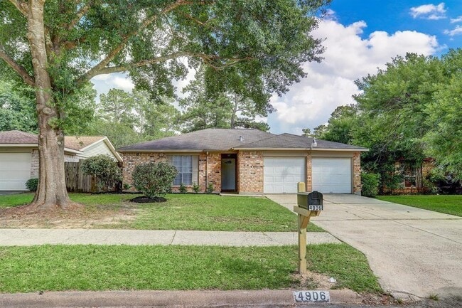 4906 Adonis Dr in Spring, TX - Building Photo - Building Photo
