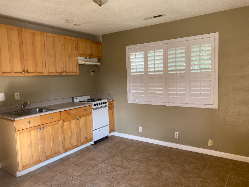 864 Stanford Ave in Oakland, CA - Building Photo