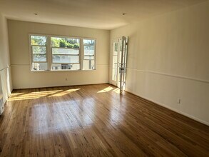 408 N Doheny Dr, Unit #6 in West Hollywood, CA - Building Photo - Building Photo