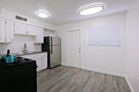 Osborn Place in Phoenix, AZ - Building Photo - Building Photo