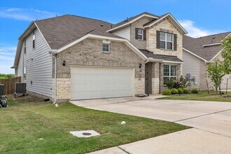 17608 Penfolds Dr in Pflugerville, TX - Building Photo - Building Photo
