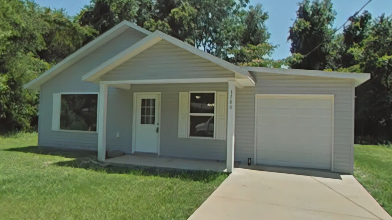 3780 SE 141st Ln in Summerfield, FL - Building Photo