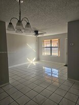 10037 Winding Lake Rd in Sunrise, FL - Building Photo