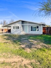 202 W Lynn Ave in Tulare, CA - Building Photo - Building Photo