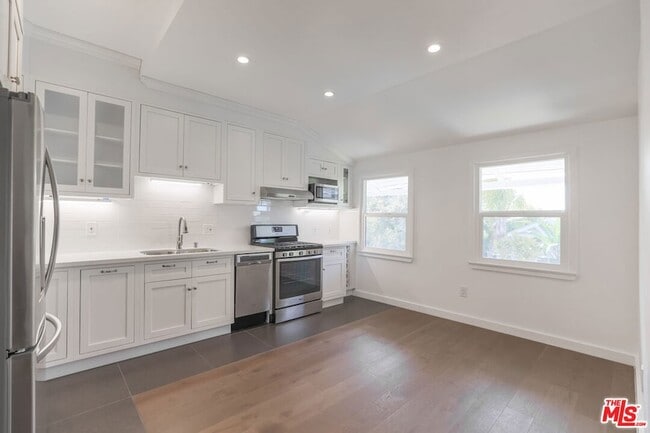 31 Breeze Ave in Los Angeles, CA - Foto de edificio - Building Photo