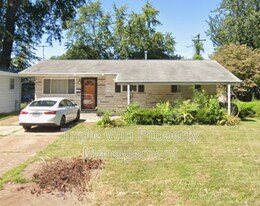 10421 Hobkirk Dr in St. Louis, MO - Building Photo