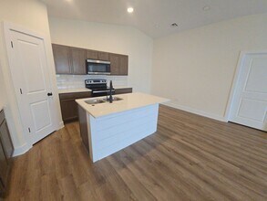 3775 S Bluelake St in Wichita, KS - Building Photo - Building Photo