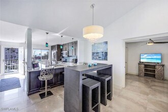 10684 Gulf Shore Dr in Naples, FL - Foto de edificio - Building Photo