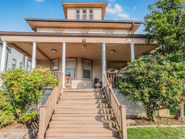 552 N Broadway in Yonkers, NY - Building Photo - Building Photo