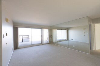96 Crestline in San Francisco, CA - Foto de edificio - Building Photo