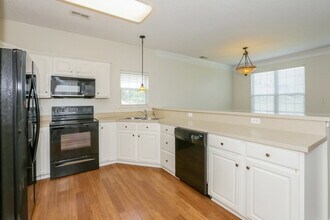 11925 Misty Pine Ct in Charlotte, NC - Foto de edificio - Building Photo