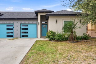 1809 Pease St in Harlingen, TX - Building Photo