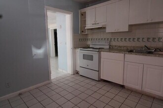 578 W 2nd St in West Palm Beach, FL - Building Photo - Building Photo