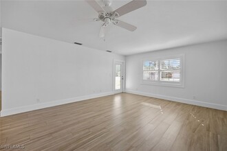 527 109th Ave N in Naples, FL - Building Photo - Building Photo