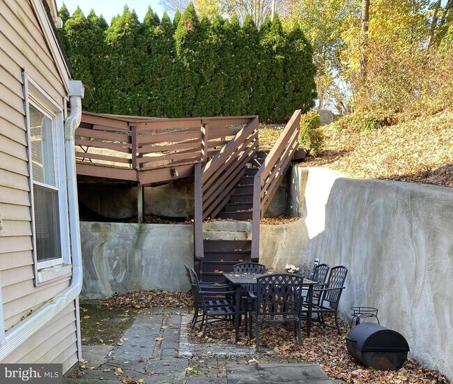 667 Easton Rd in Riegelsville, PA - Building Photo - Building Photo