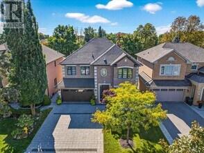 16 Woodland Trail Ct in Vaughan, ON - Building Photo - Building Photo