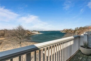 157 Harrison Ave in Newport, RI - Building Photo