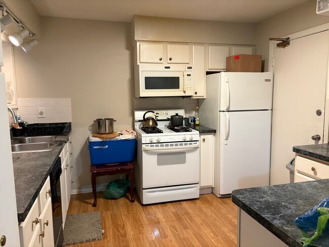 8928 Steven Dr in Des Plaines, IL - Building Photo - Building Photo