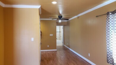 718 E 40th Pl in Los Angeles, CA - Building Photo - Building Photo