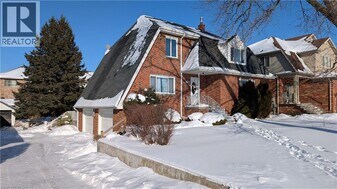 250 Highland Rd W in Stoney Creek, ON - Building Photo