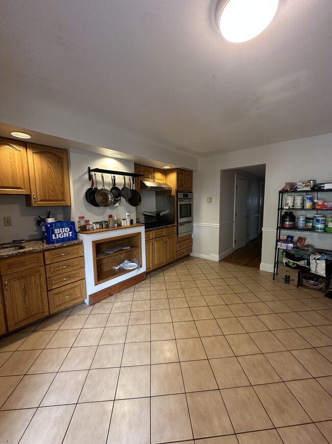 728 E 5th St, Unit 1 in Boston, MA - Building Photo - Building Photo