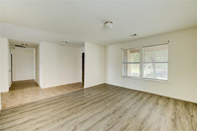 16003 Peach Bluff Ln in Cypress, TX - Foto de edificio - Building Photo