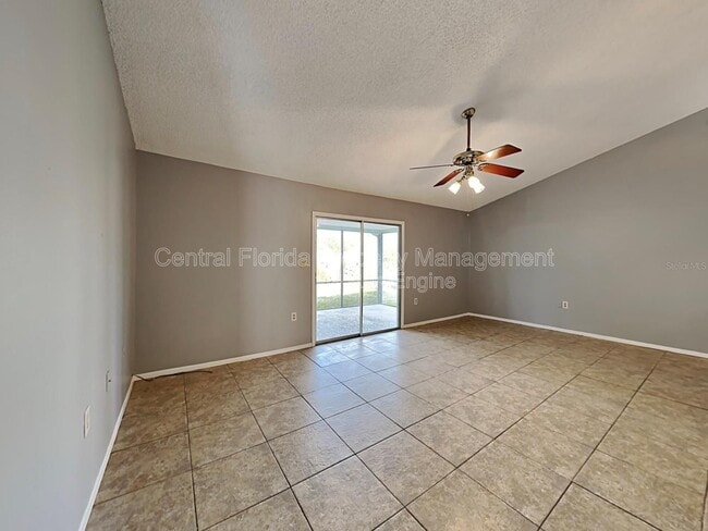 3240 Butterfield St in Deltona, FL - Building Photo - Building Photo
