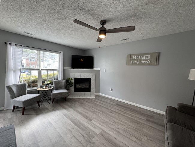 205 Pinegrove Ct in Jacksonville, NC - Building Photo - Building Photo