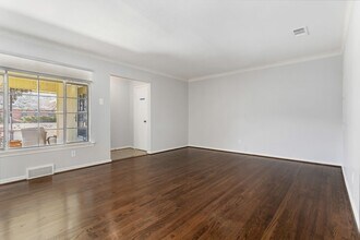 6520-6522 St Moritz Ave in Dallas, TX - Building Photo - Building Photo