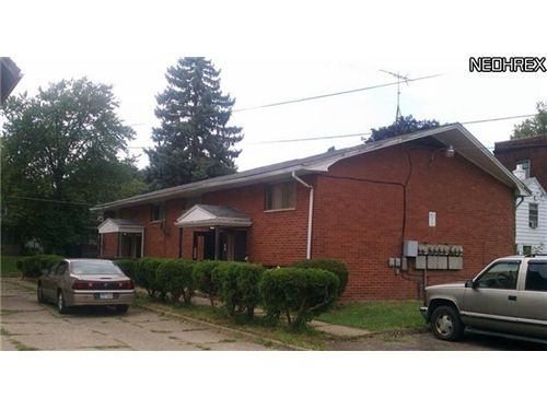 Logan House in Canton, OH - Building Photo