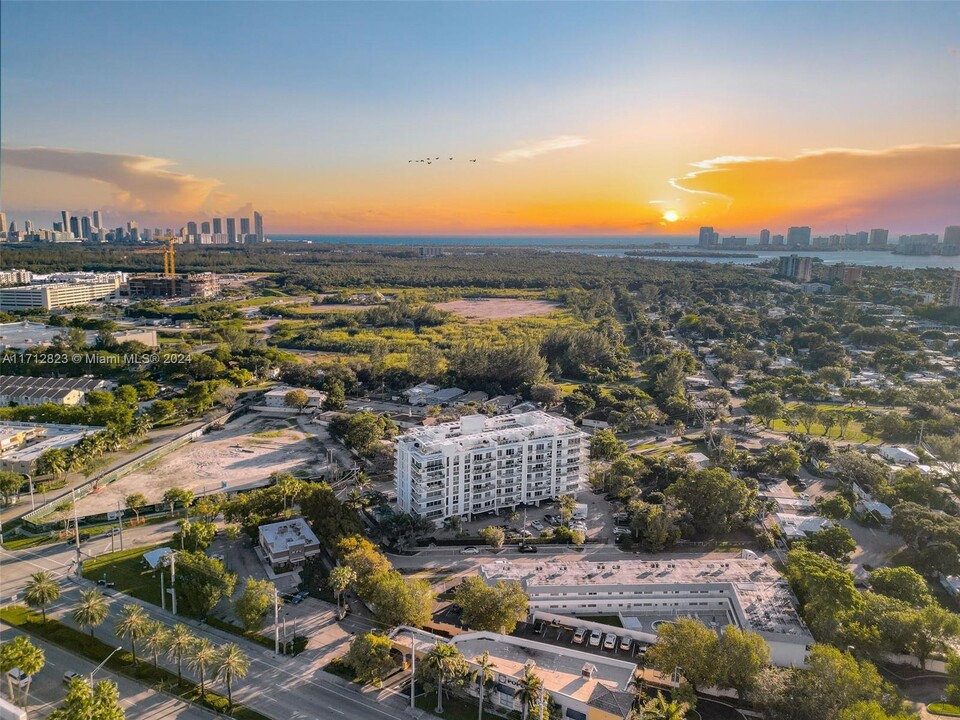 13800 Highland Dr in North Miami Beach, FL - Building Photo