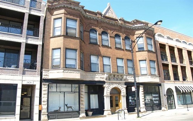 1420 W Irving Park Rd in Chicago, IL - Building Photo - Building Photo