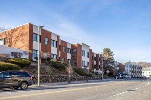 Chestnut Hill Park Condominiums in Brighton, MA - Building Photo