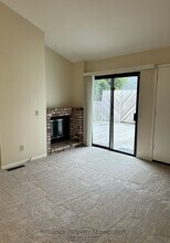 1406 Morning Glory Dr in Petaluma, CA - Building Photo - Building Photo