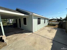 10 Apache Dr in Mercedes, TX - Building Photo