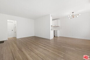 3707 S Canfield Ave in Los Angeles, CA - Building Photo