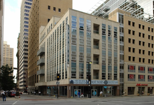 Main 3 Downtown Apartments