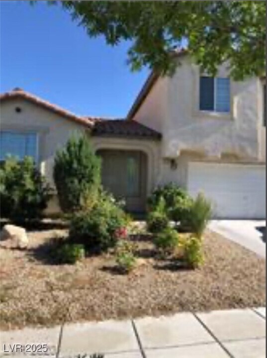 9329 Dorrell Ln in Las Vegas, NV - Building Photo