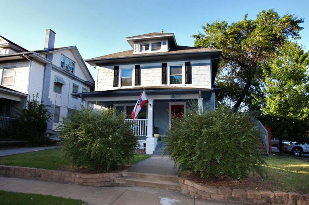 3321 E Victor St in Wichita, KS - Foto de edificio