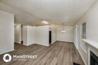 1357 Ling Dr, Unit 1 in Austell, GA - Foto de edificio - Building Photo