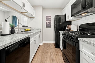 Atlas at St. George in Baton Rouge, LA - Building Photo