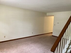 723 Lakeview Dr in Cortland, OH - Building Photo - Building Photo